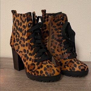 Express Leopard Print Heeled Boots faux fur lace up zip 8.5 NEW